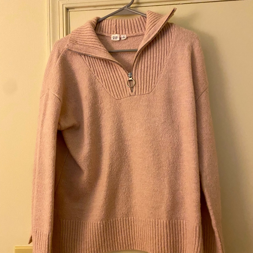 Size medium Gap sweater 1/4 zipper
